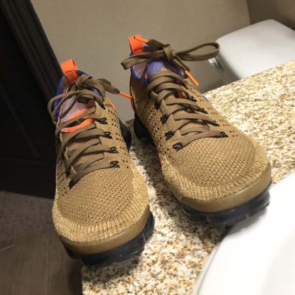 Shoes - Picture 2 of 3